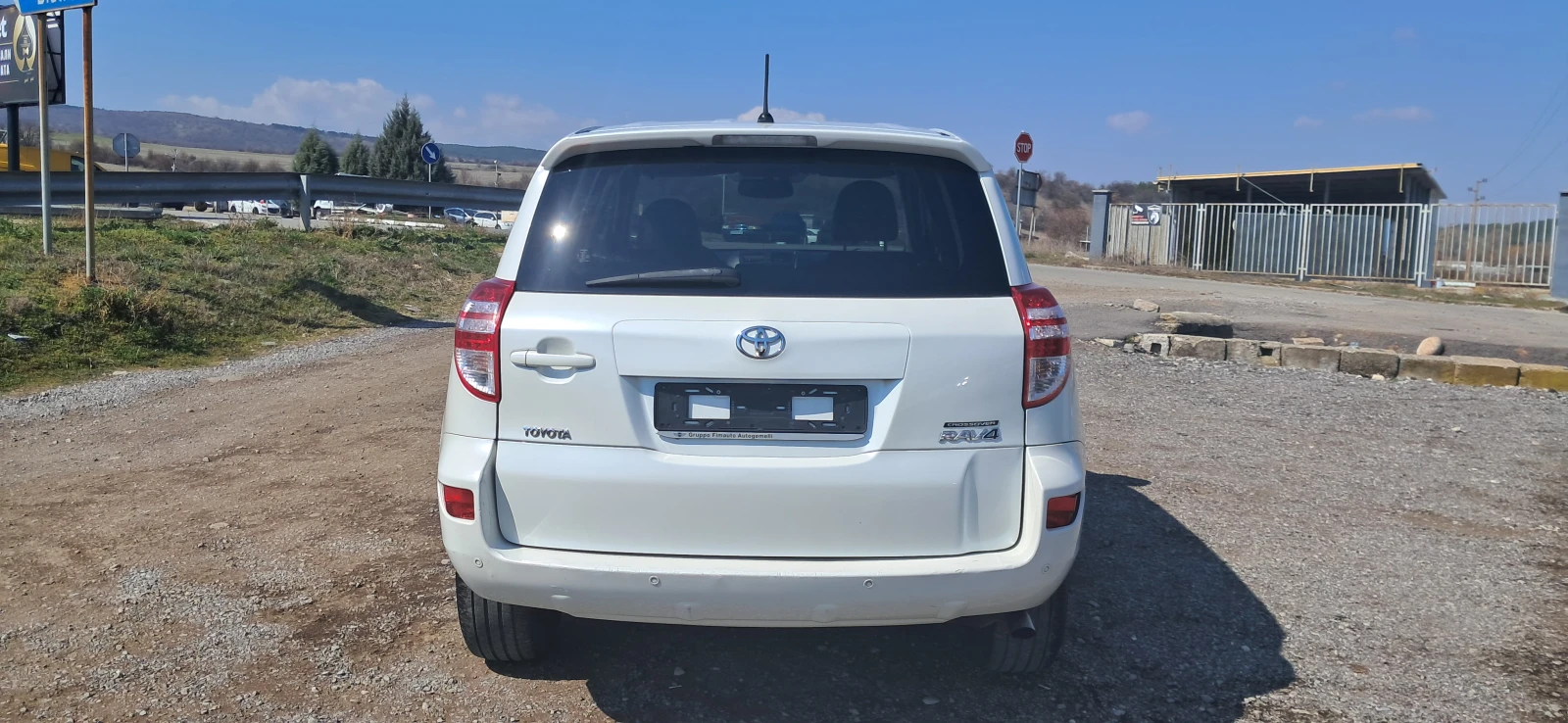 Toyota Rav4 2.2D4D, снимка 4 - Автомобили и джипове - 53870504