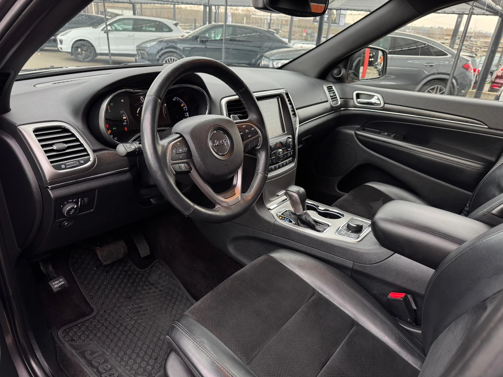 Jeep Grand cherokee 3.0D-NIGHT EAGLE-TV-MEMORY-KEYLESS-ПОДГРЕВИ-КАМЕРА, снимка 9 - Автомобили и джипове - 53965004