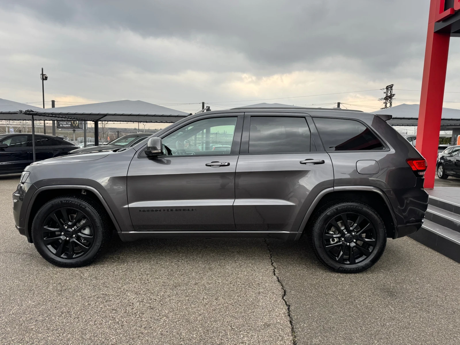 Jeep Grand cherokee 3.0D-NIGHT EAGLE-TV-MEMORY-KEYLESS-ПОДГРЕВИ-КАМЕРА, снимка 3 - Автомобили и джипове - 53965004