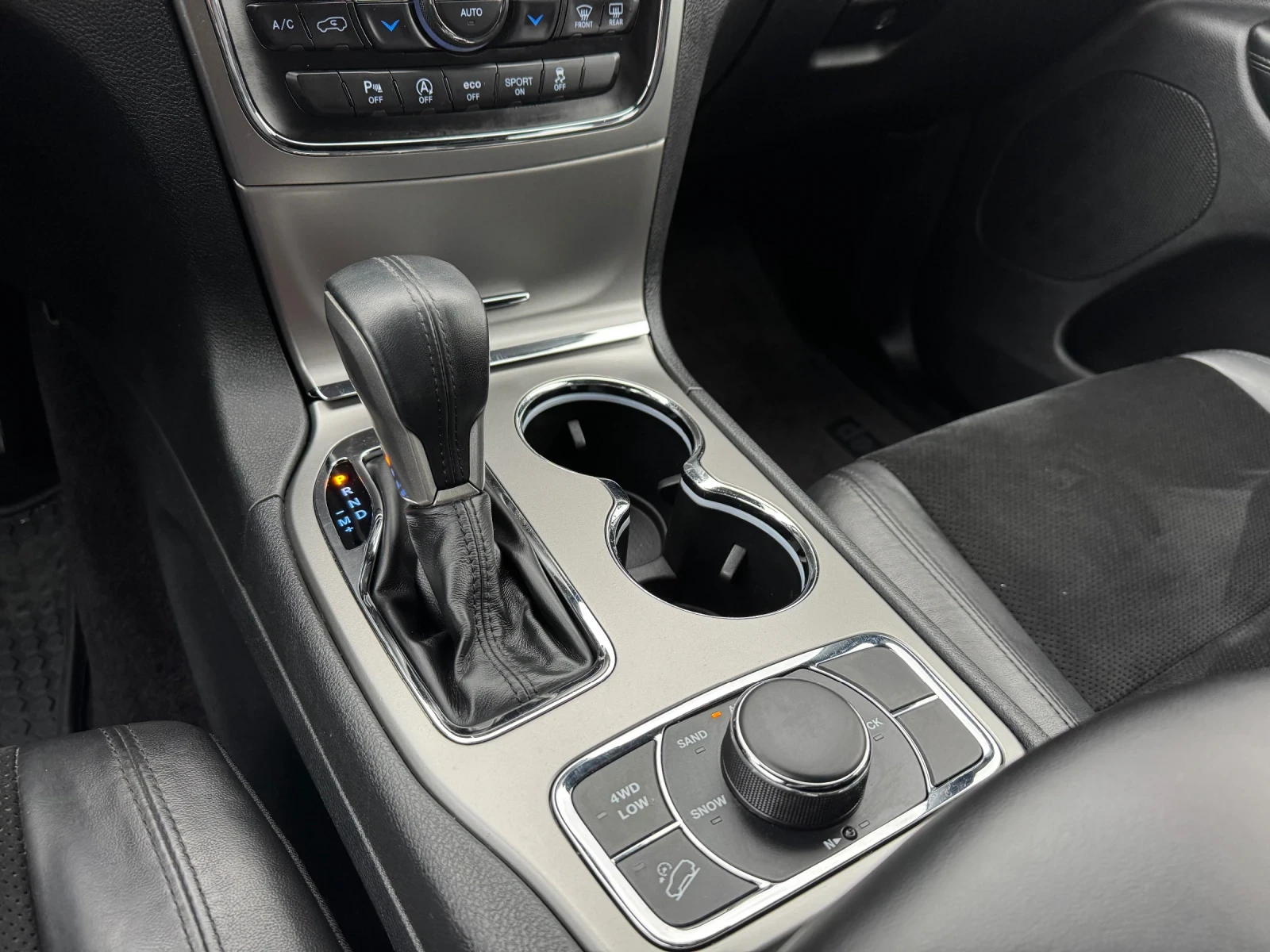 Jeep Grand cherokee 3.0D-NIGHT EAGLE-TV-MEMORY-KEYLESS-ПОДГРЕВИ-КАМЕРА, снимка 14 - Автомобили и джипове - 53965004