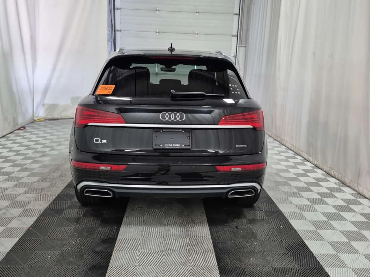 Audi Q5  TECHNIK / DISTRONIC / 360 / PANORAMA , снимка 17 - Автомобили и джипове - 55662095