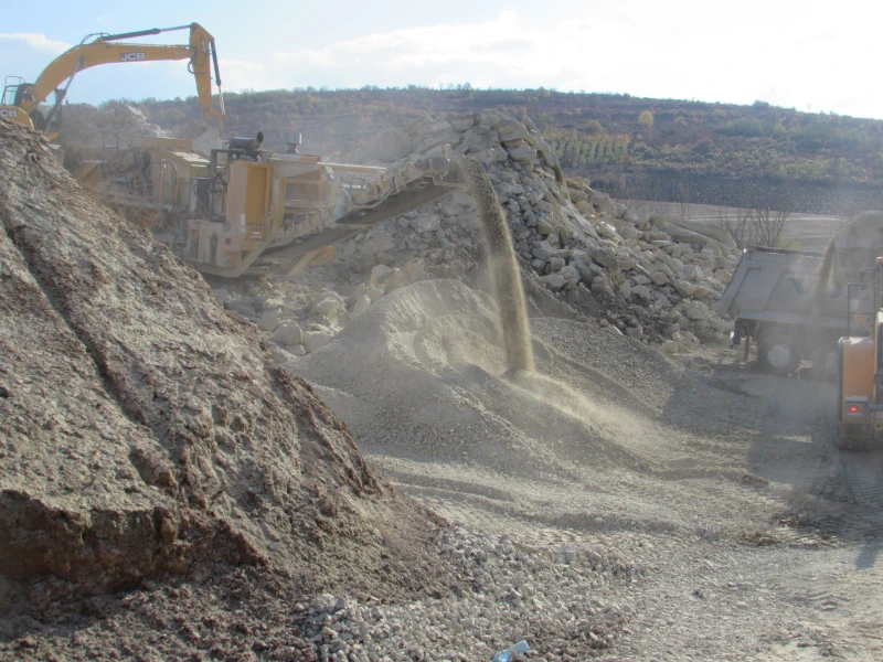 Машини за насипни материали Metso Tesab 1412