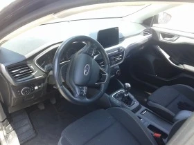 Ford Focus 1.0i, снимка 2