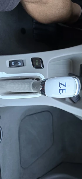 Renault Zoe НОВА КОЛА СЪС СОБСВЕННА БАТЕРИЯ-РЕАЛНИ-57ХИЛ.КМ. - 14999 лв. - 19086008 14