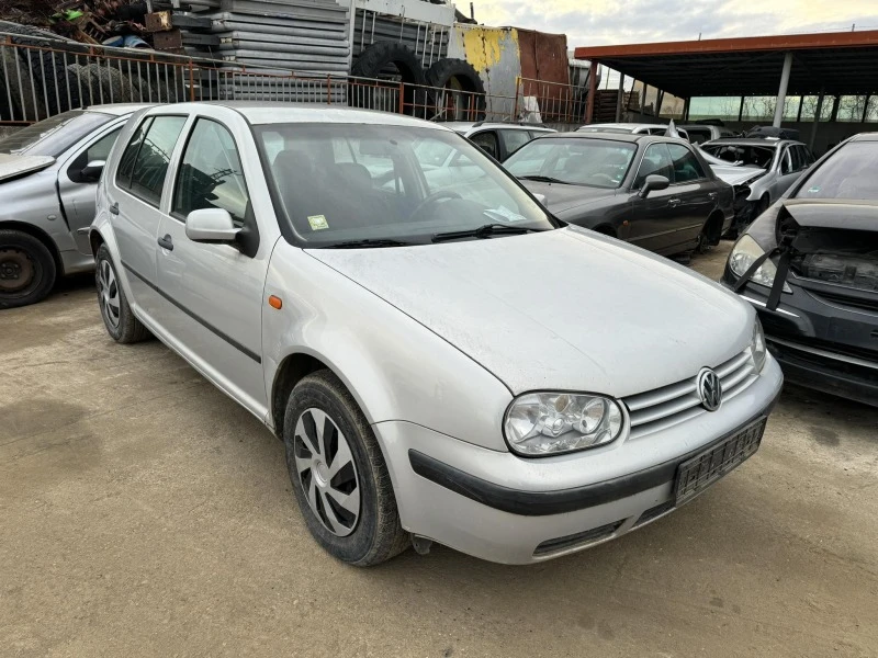 VW Golf 1.6, снимка 1 - Автомобили и джипове - 43828706