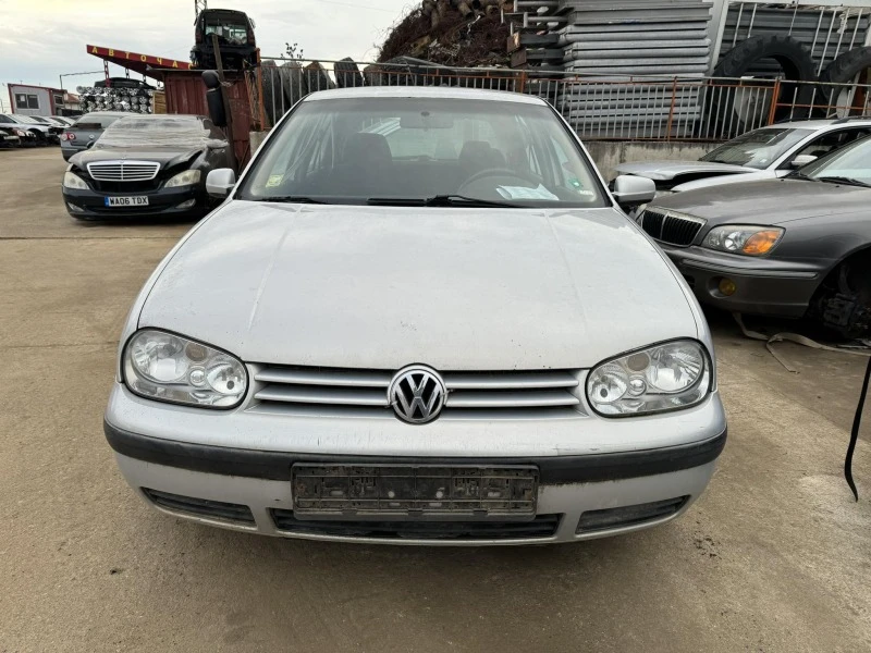 VW Golf 1.6, снимка 4 - Автомобили и джипове - 43828706