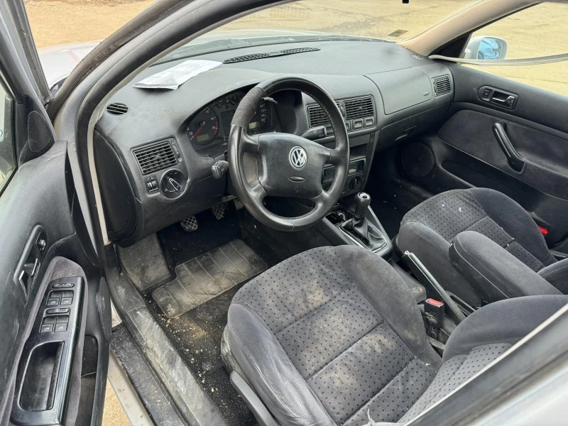 VW Golf 1.6, снимка 5 - Автомобили и джипове - 43828706