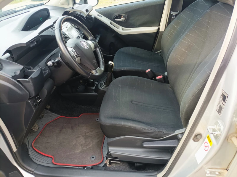 Toyota Yaris, снимка 9 - Автомобили и джипове - 44217078