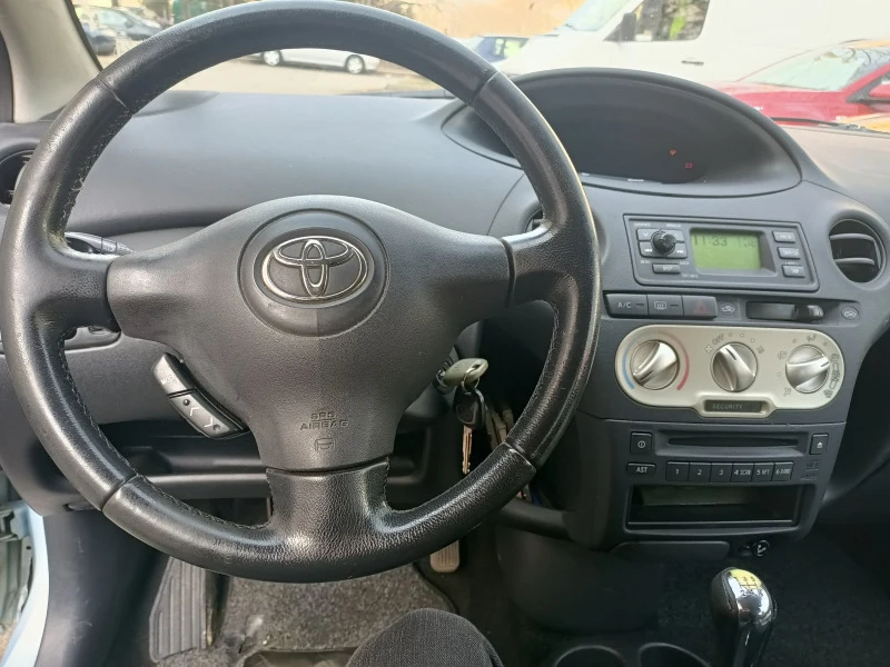 Toyota Yaris Хечбек, снимка 5 - Автомобили и джипове - 46380656