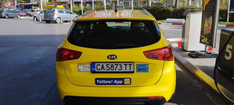 Kia Ceed, снимка 4 - Автомобили и джипове - 47712867