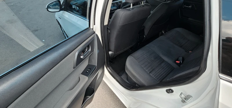 Toyota Auris 1.8   ХИБРИД, снимка 10 - Автомобили и джипове - 50818802