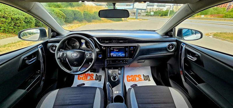 Toyota Auris 1.8   ХИБРИД, снимка 13 - Автомобили и джипове - 50818802