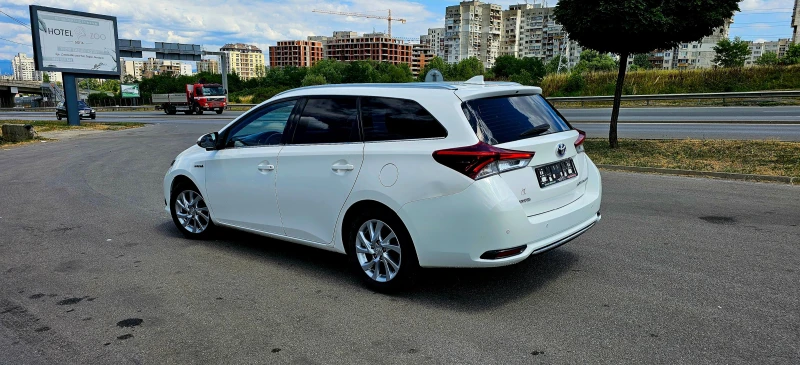 Toyota Auris 1.8   ХИБРИД, снимка 2 - Автомобили и джипове - 50818802