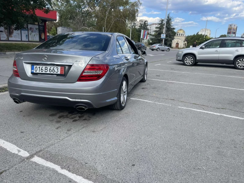 Mercedes-Benz C 300 3.0 V6 4Matik, снимка 4 - Автомобили и джипове - 51476999