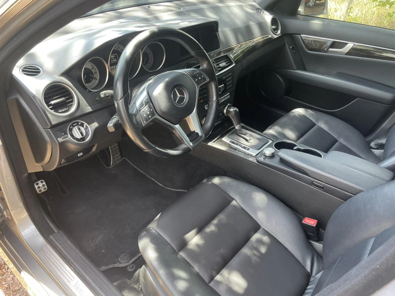 Mercedes-Benz C 300 3.0 V6 4Matik, снимка 8 - Автомобили и джипове - 51476999