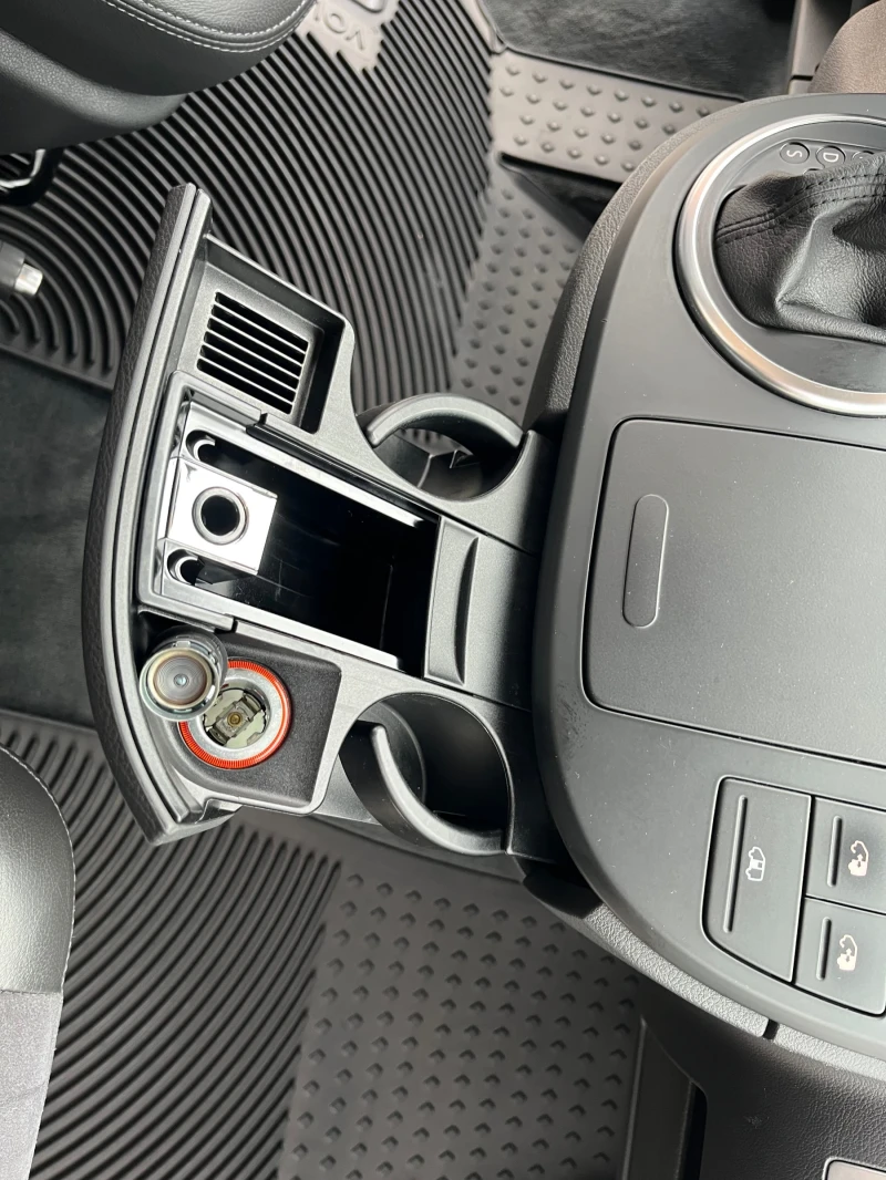 VW Multivan 2.0TDI 180ks DSG, снимка 17 - Автомобили и джипове - 51868212