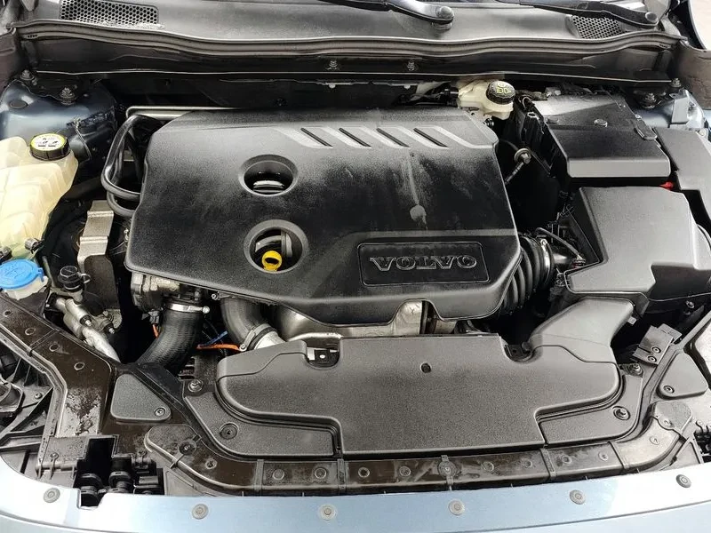 Volvo V40 1.6D, снимка 6 - Автомобили и джипове - 53792619