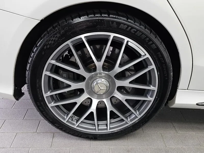 Mercedes-Benz C 63 AMG, снимка 5 - Автомобили и джипове - 55137479
