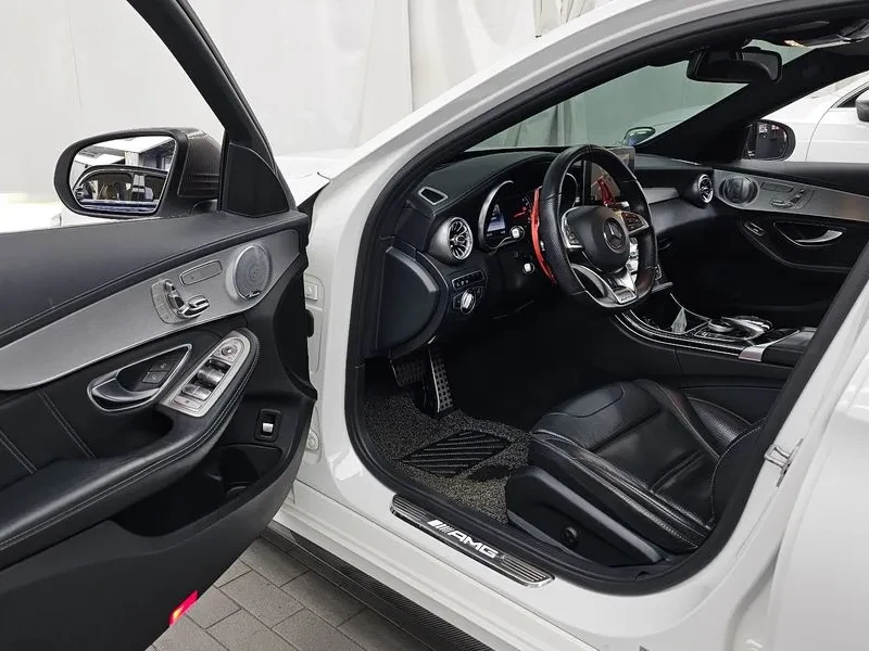 Mercedes-Benz C 63 AMG, снимка 10 - Автомобили и джипове - 55137479