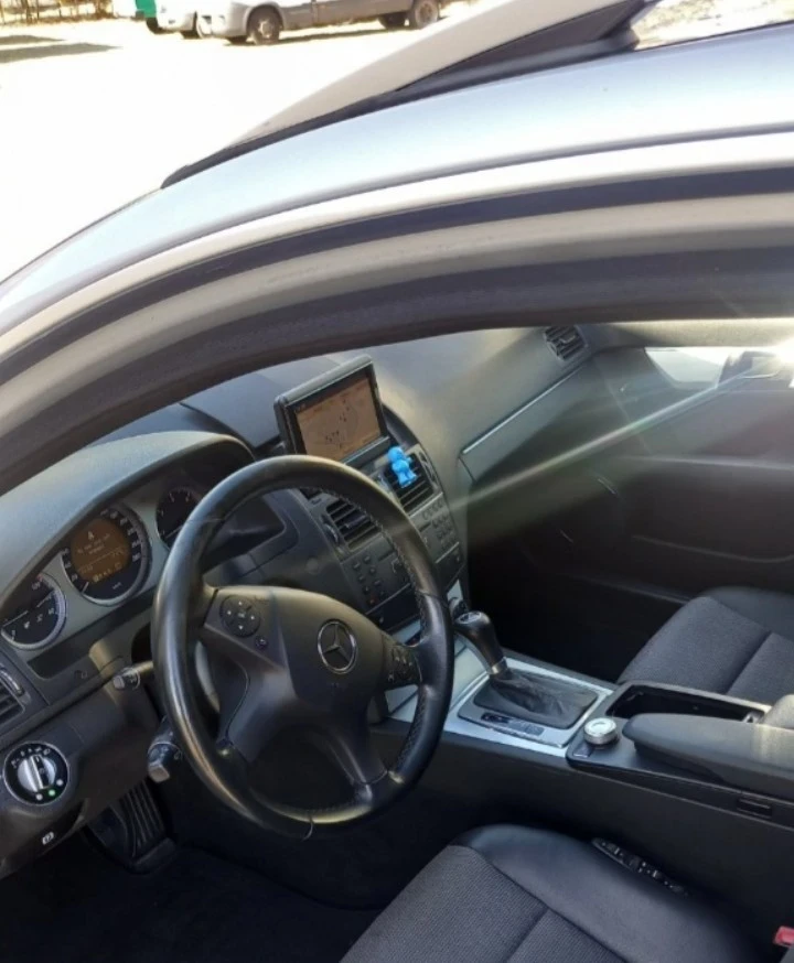Mercedes-Benz C 220 2.2, снимка 11 - Автомобили и джипове - 55250838