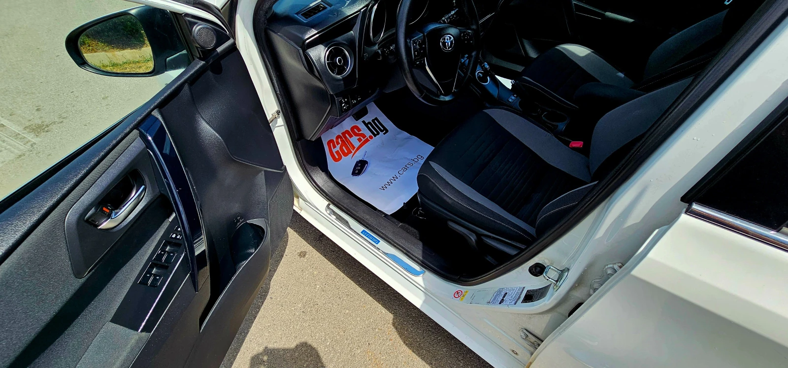 Toyota Auris 1.8   ХИБРИД - изображение 9