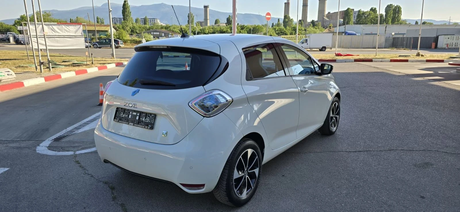 Renault Zoe НОВА КОЛА СЪС СОБСВЕННА БАТЕРИЯ-РЕАЛНИ-57ХИЛ.КМ. - изображение 5