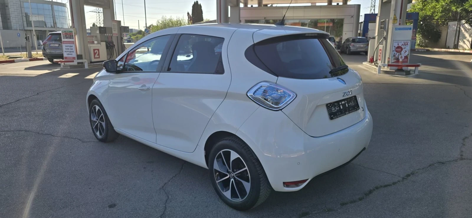 Renault Zoe НОВА КОЛА СЪС СОБСВЕННА БАТЕРИЯ-РЕАЛНИ-57ХИЛ.КМ. - изображение 3