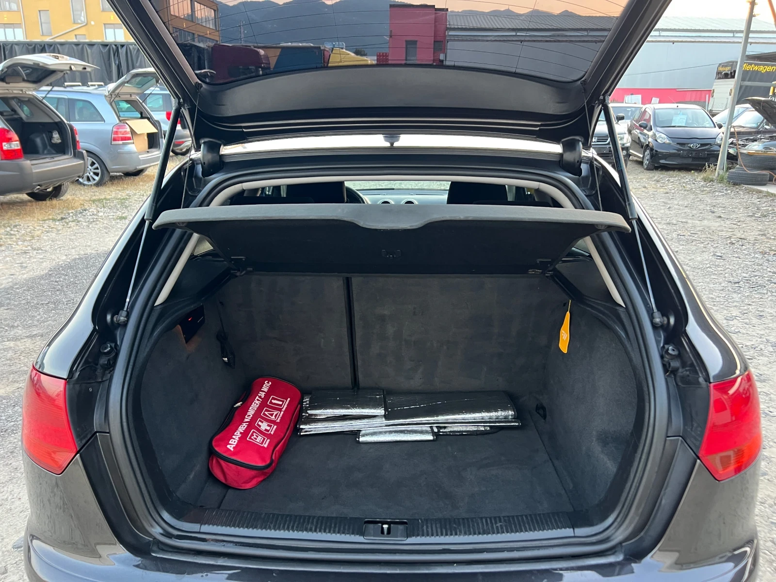 Audi A3 S-line-2.0TDI-140к.с./6ск./ Климатроник/ Навигация - изображение 9