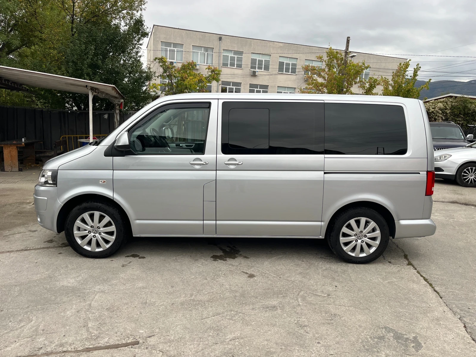 VW Multivan 2.0TDI 180ks DSG - изображение 8