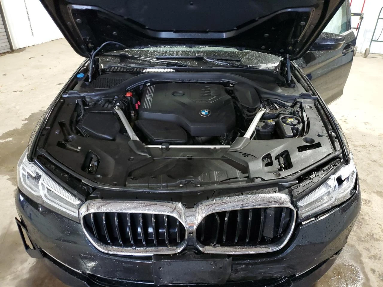 BMW 530 XDRIVE/AMBI/360CAM/KEYLESS//   | Mobile.bg   11