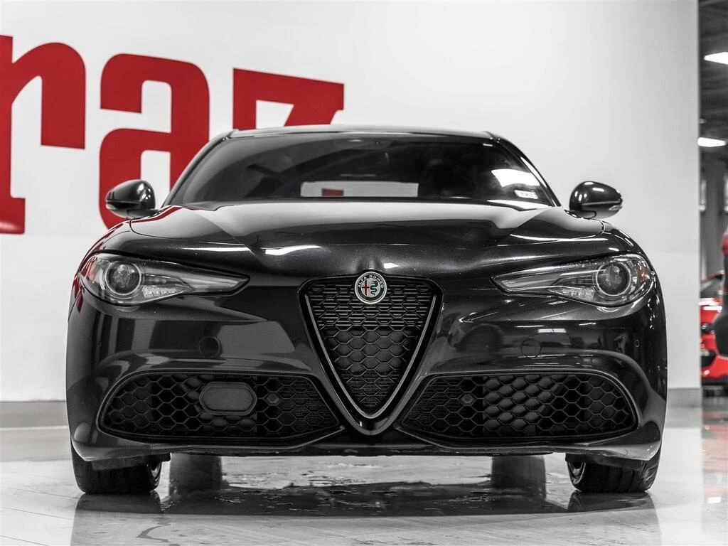 Alfa Romeo Giulia * Q4 VELOCE * CARFAX * ЦЕНА ДО БЪЛГАРИЯ - изображение 2