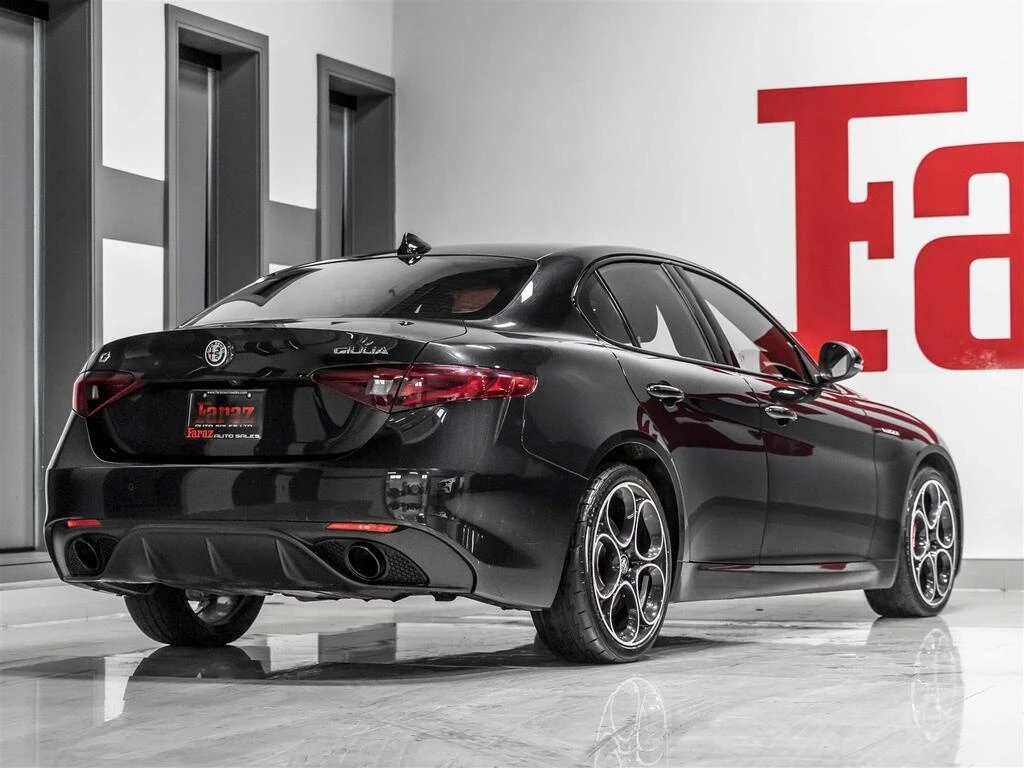 Alfa Romeo Giulia * Q4 VELOCE * CARFAX * ЦЕНА ДО БЪЛГАРИЯ - изображение 3