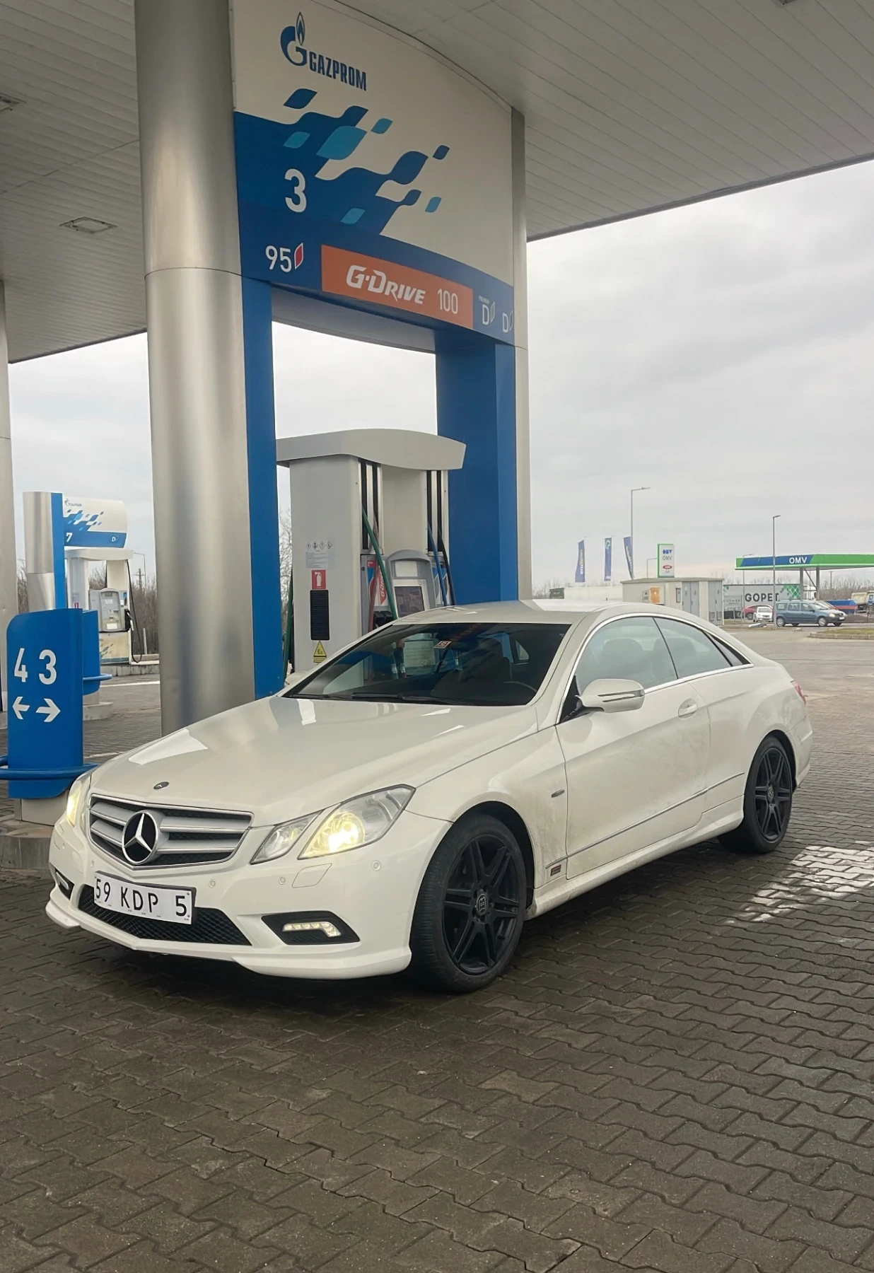 Mercedes-Benz E 350 Mercedes Benz E 350 AMG Coupe, снимка 8 - Автомобили и джипове - 53787030