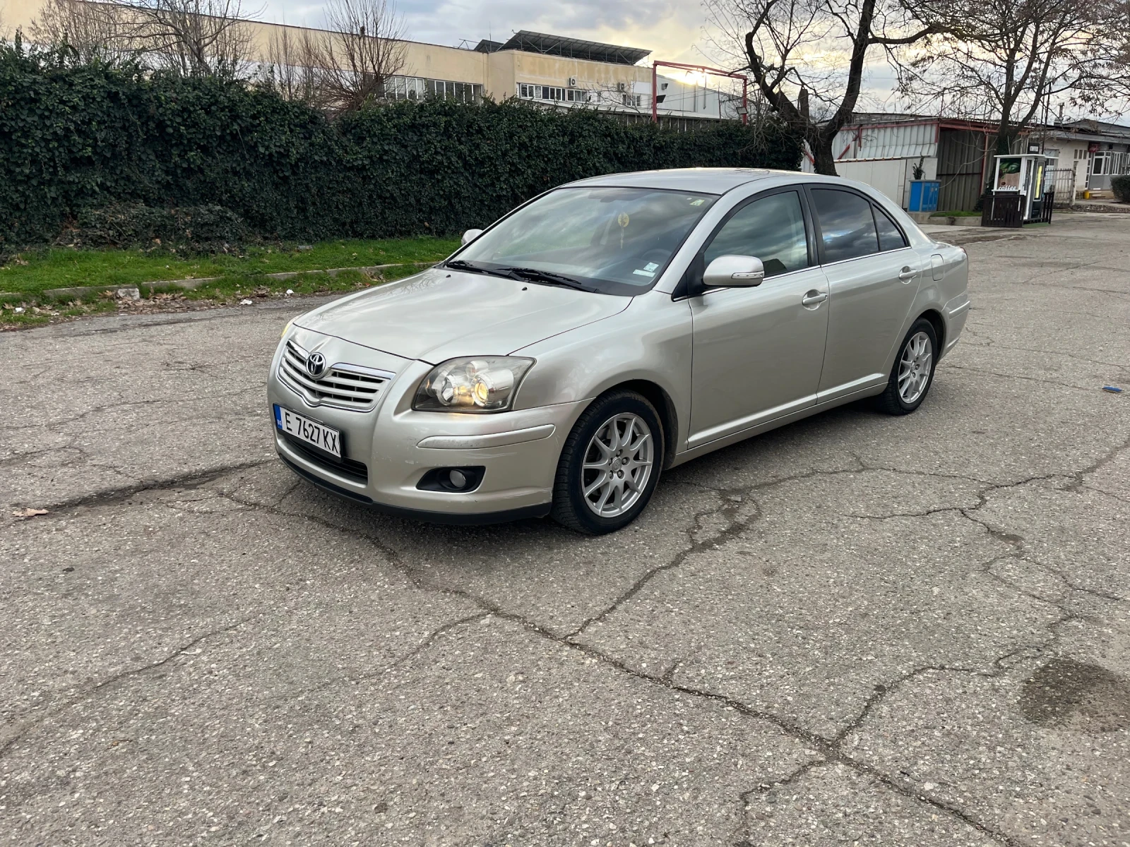 Toyota Avensis D4d Fase Lift, снимка 3 - Автомобили и джипове - 53851444