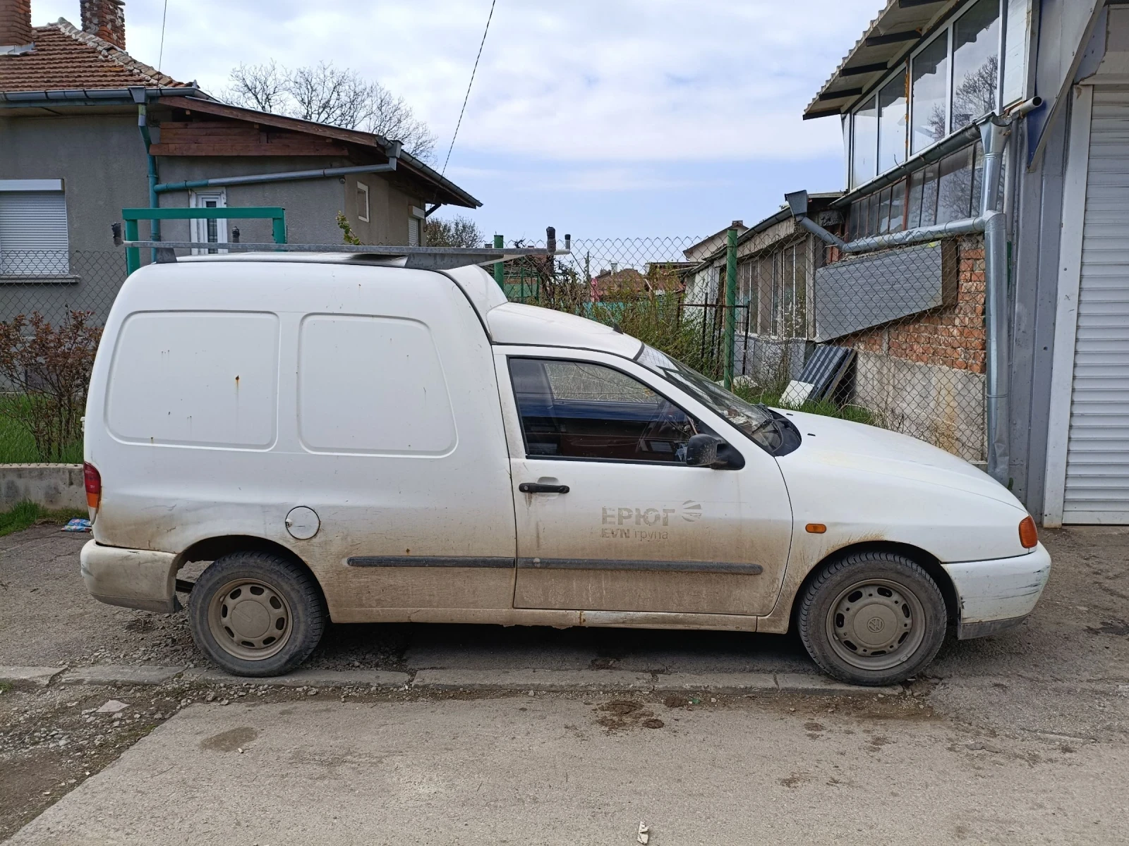 VW Caddy 1.9D, снимка 2 - Автомобили и джипове - 54171374
