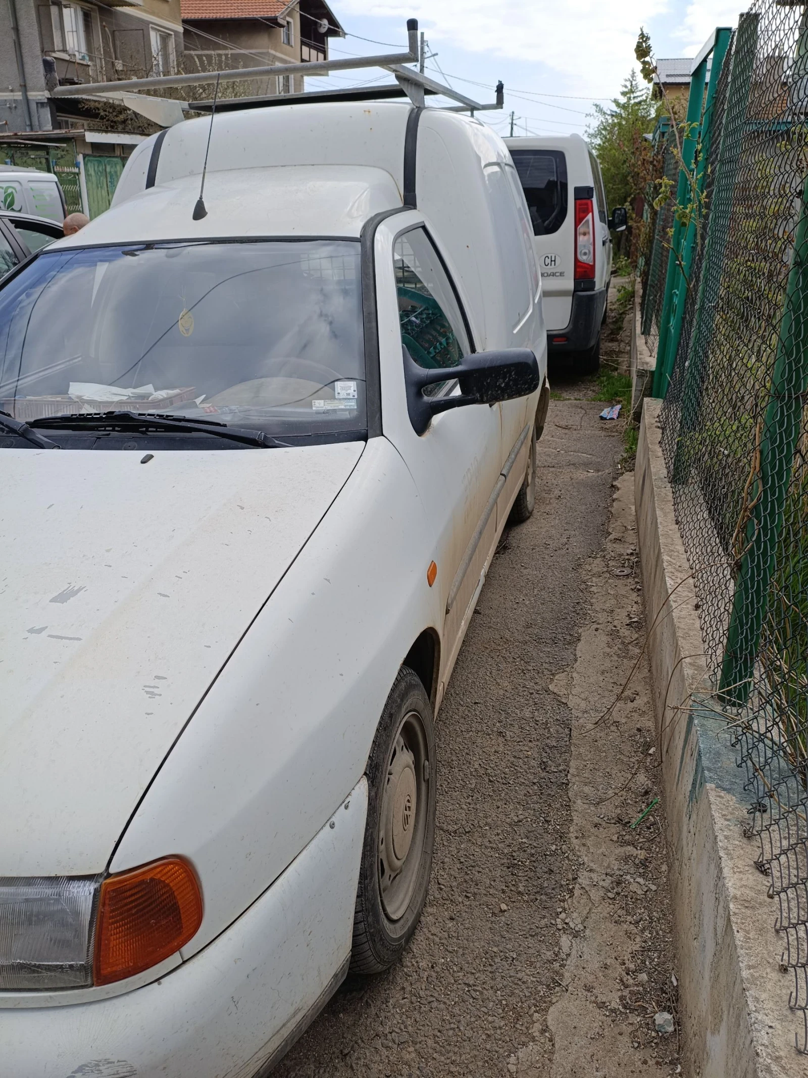 VW Caddy 1.9D, снимка 4 - Автомобили и джипове - 54171374