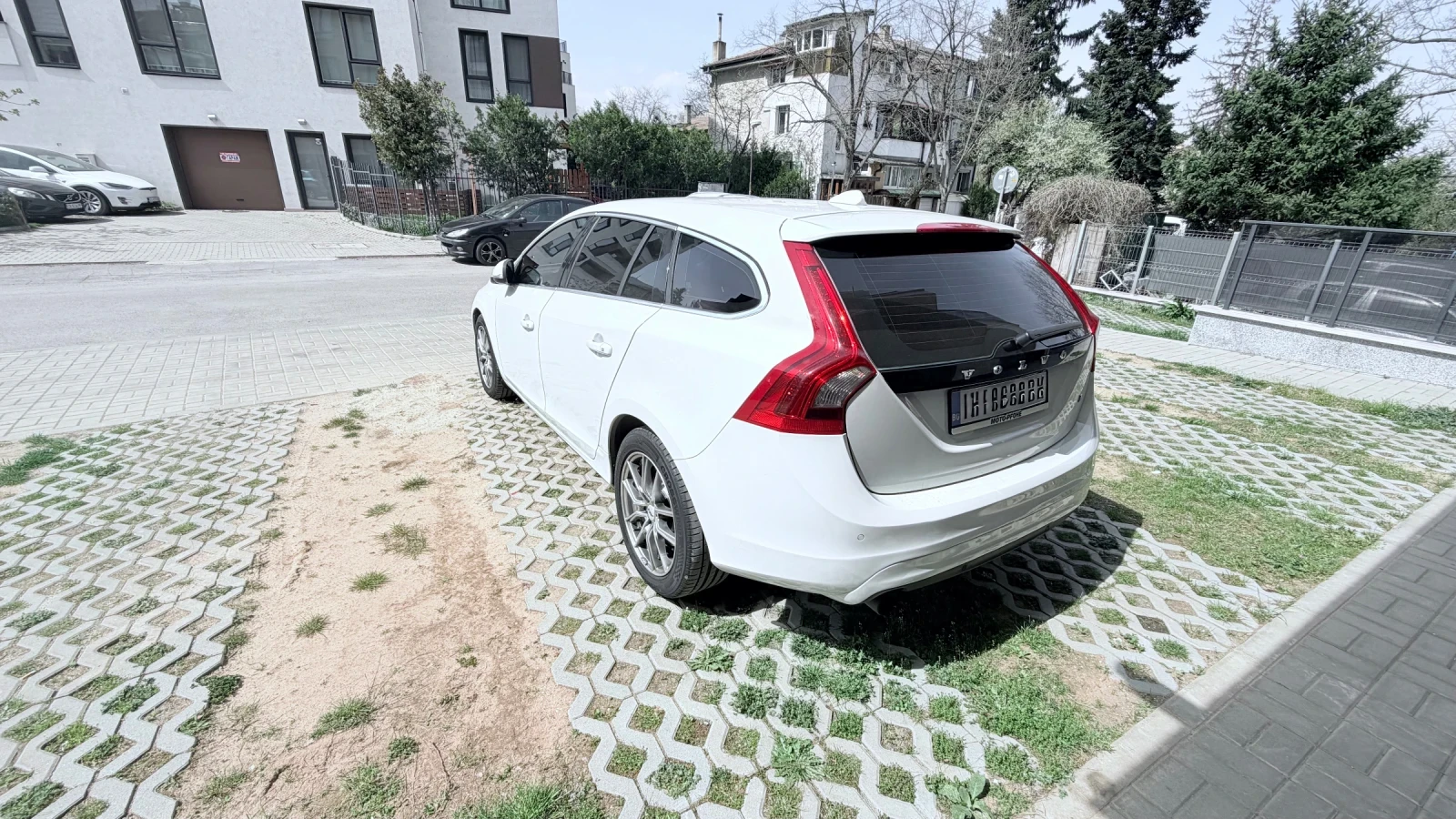Volvo V60, снимка 4 - Автомобили и джипове - 54180482