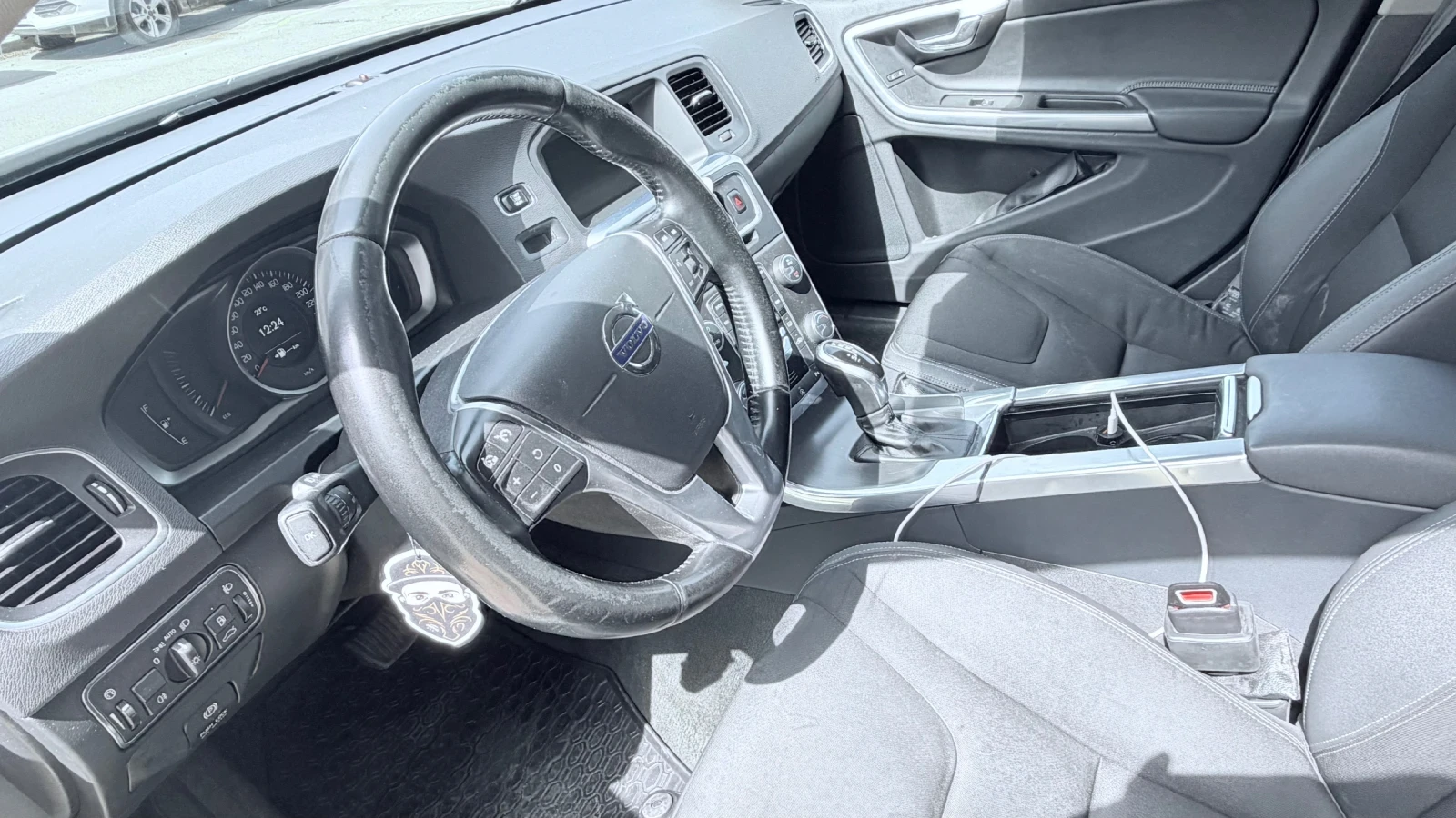 Volvo V60, снимка 10 - Автомобили и джипове - 54180482