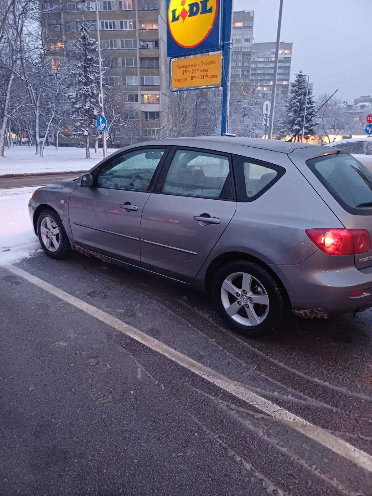 Mazda 3 1, 6 Бензин, снимка 5 - Автомобили и джипове - 54522361