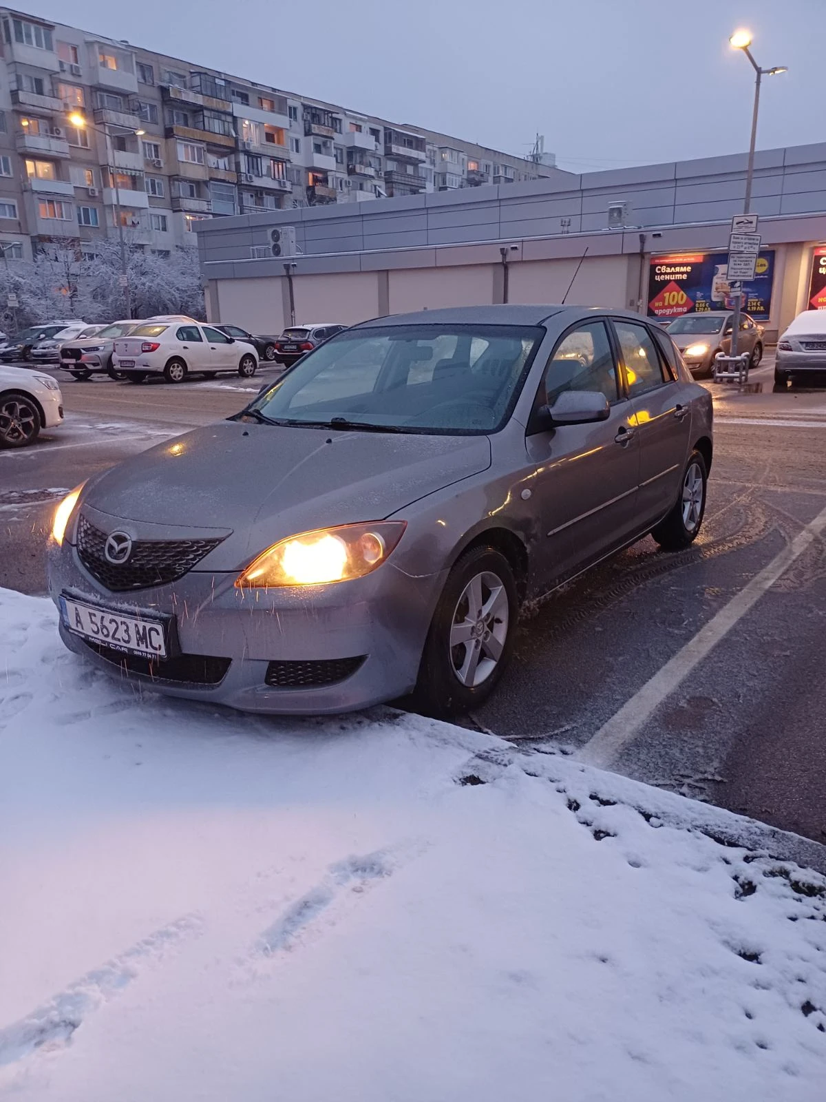 Mazda 3 1, 6 Бензин, снимка 8 - Автомобили и джипове - 54522361