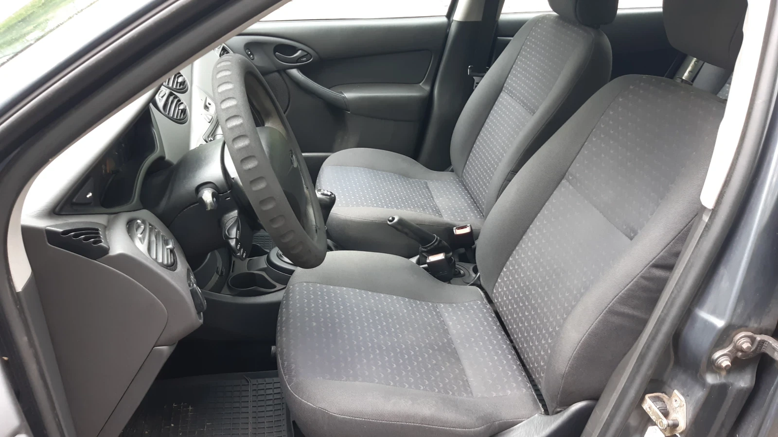 Ford Focus Комби.Обслужен!, снимка 9 - Автомобили и джипове - 54698356
