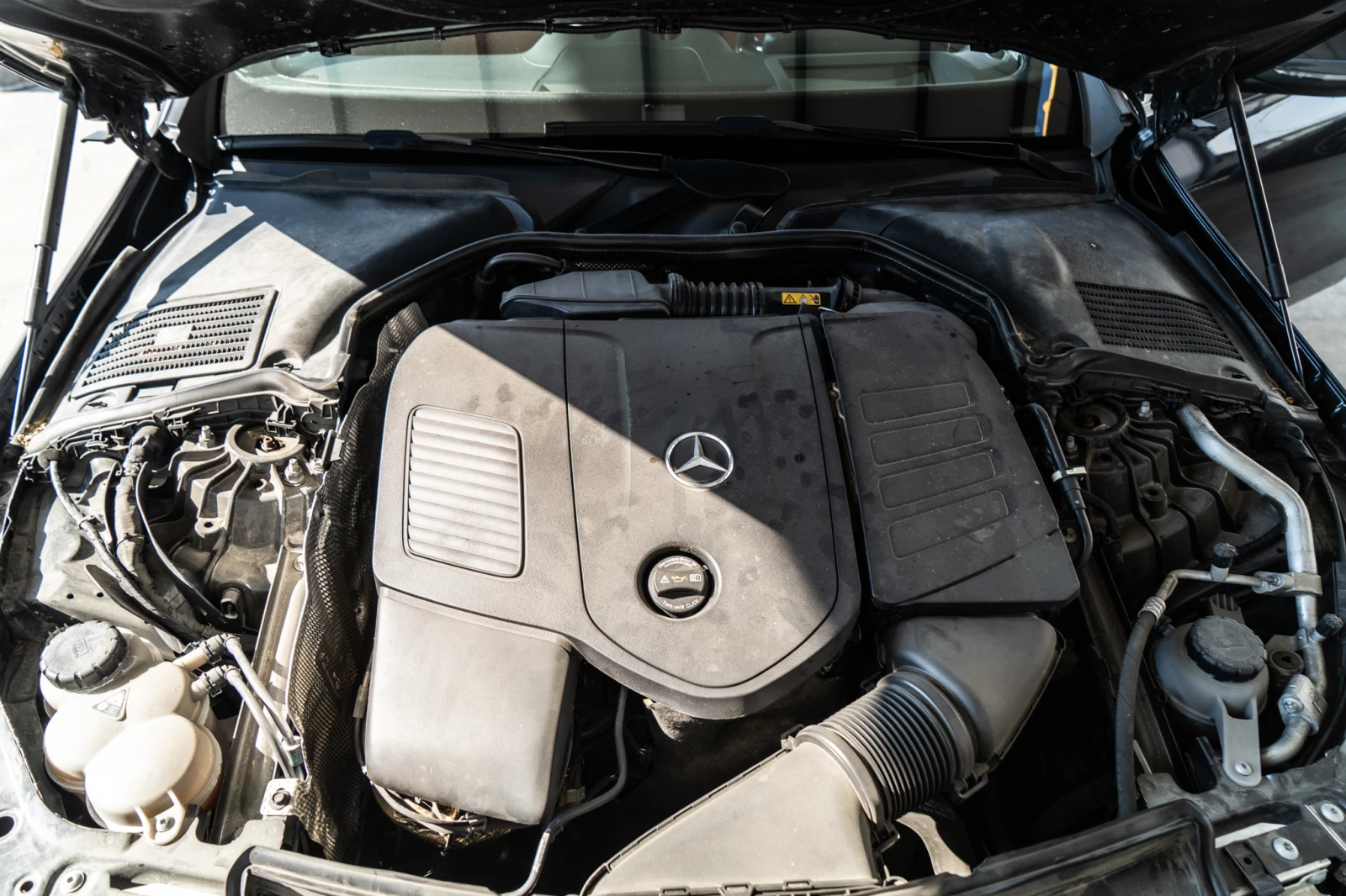 Mercedes-Benz C 300 2024 = FULL MAX = 40K KM = ГАРАНЦИЯ = ЛИЗИНГ, снимка 17 - Автомобили и джипове - 55055157
