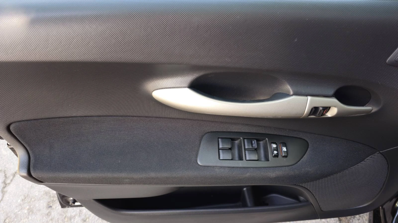Toyota Auris 1.6, снимка 14 - Автомобили и джипове - 55244684