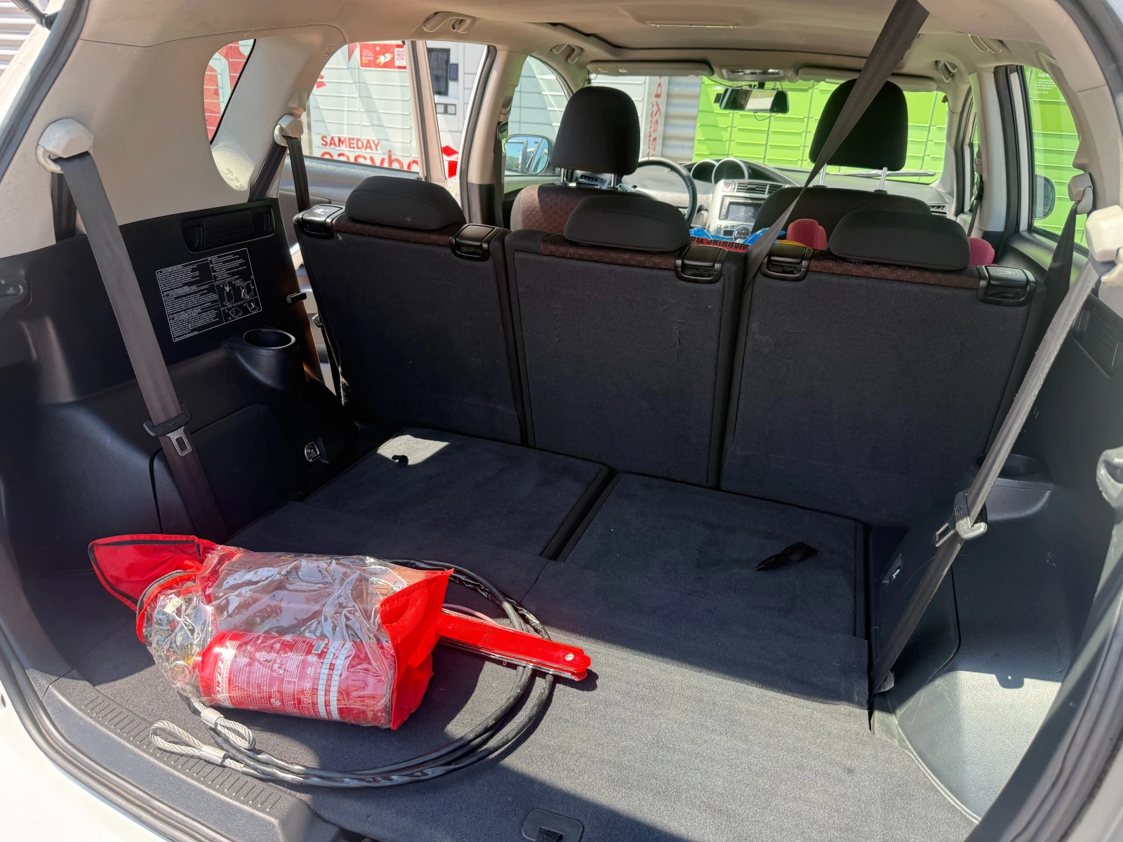 Toyota Verso 2.2 D-4D Executive, снимка 10 - Автомобили и джипове - 55374135