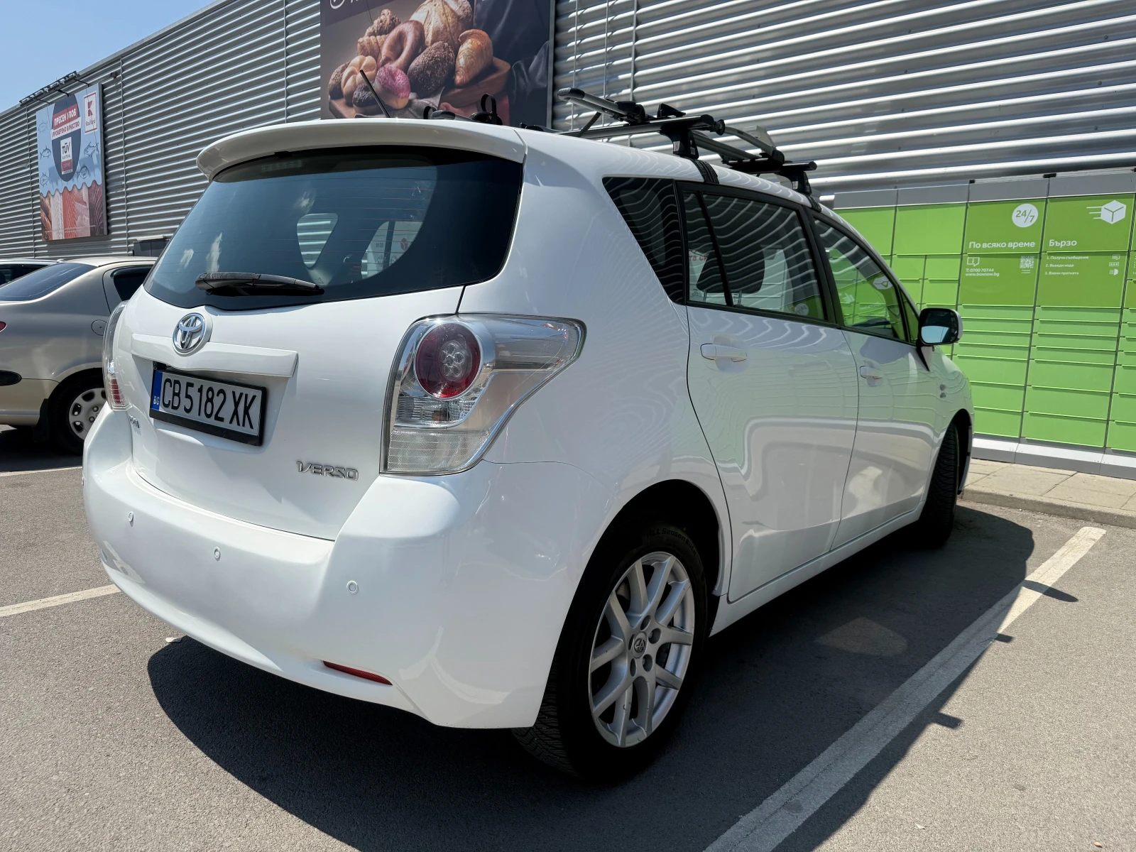 Toyota Verso 2.2 D-4D Executive, снимка 6 - Автомобили и джипове - 55374135