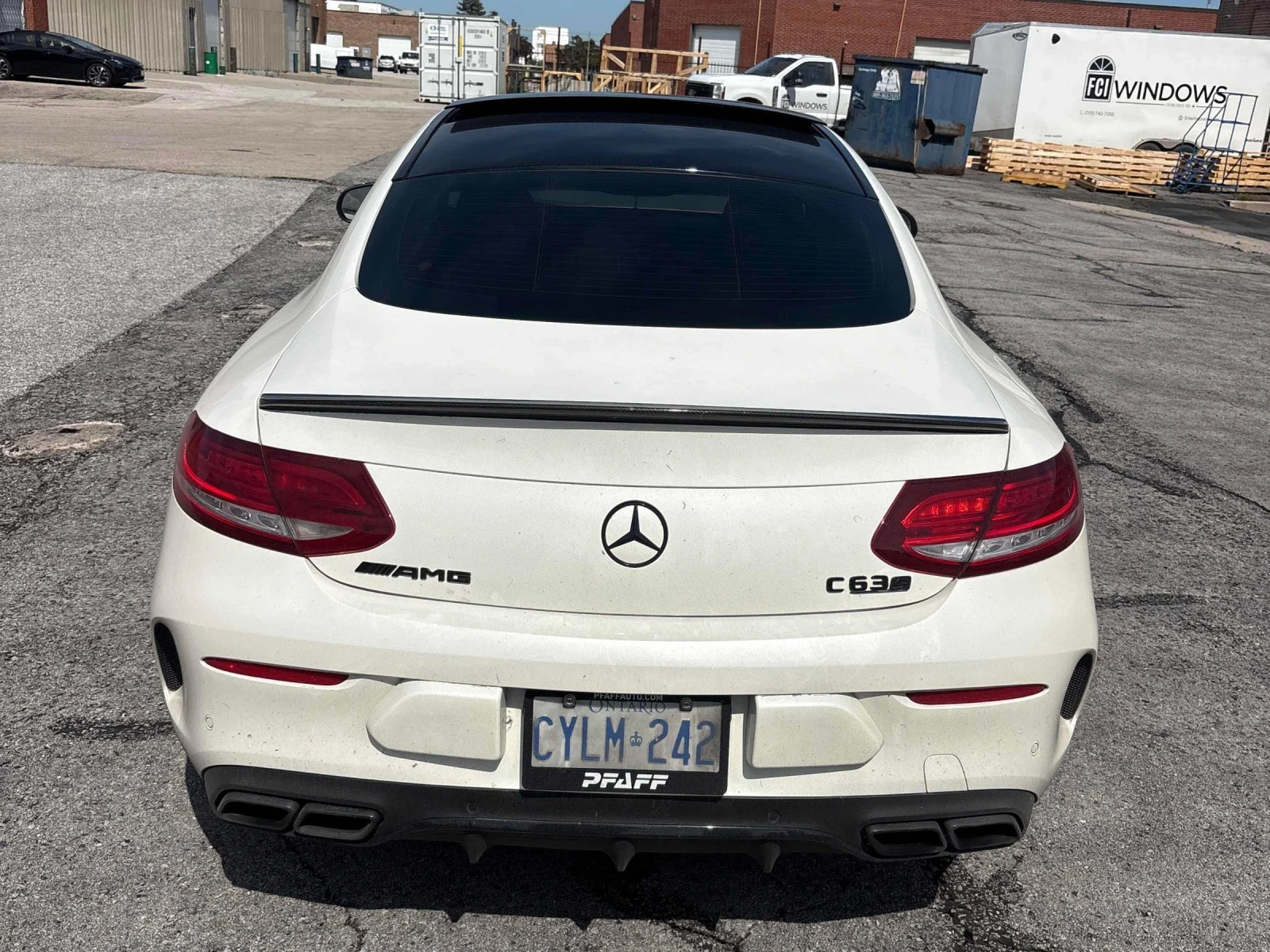 Mercedes-Benz C 63 AMG 360* Pano* Brum* Distronic* HUD* Подгрев* , снимка 4 - Автомобили и джипове - 55990591