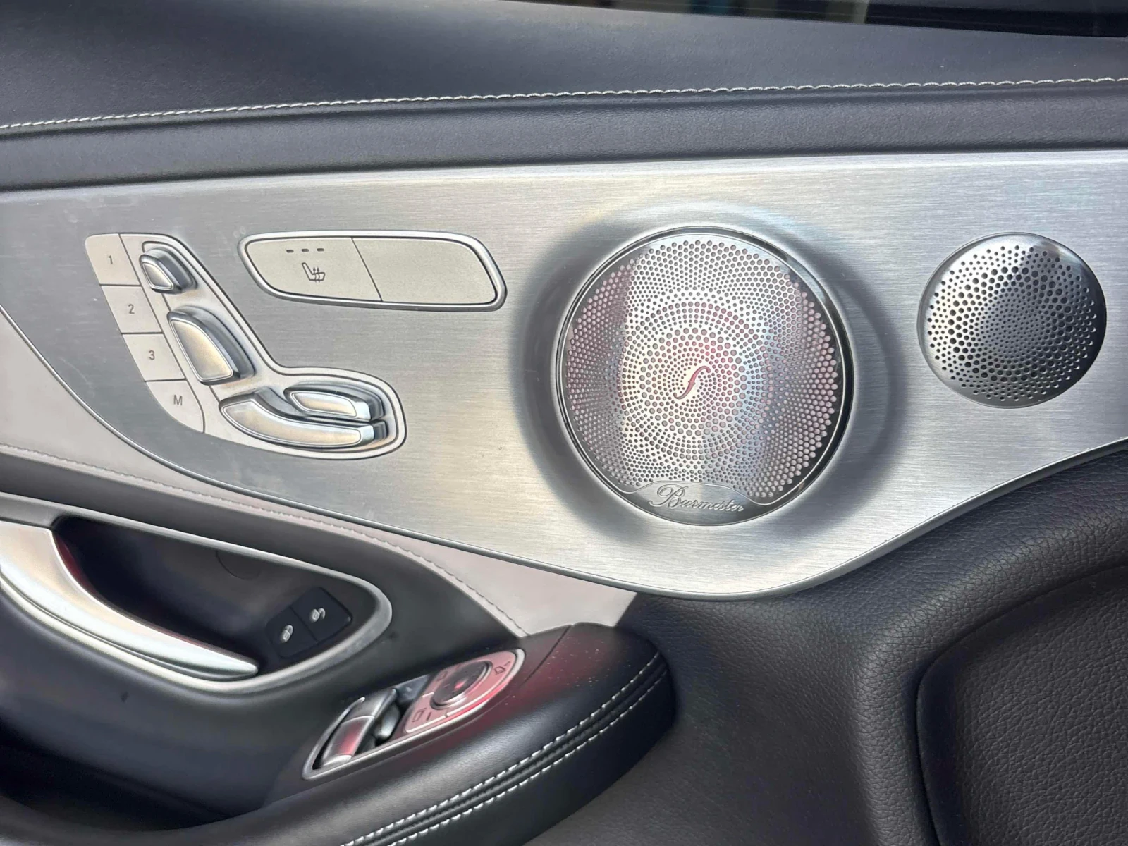 Mercedes-Benz C 63 AMG 360* Pano* Brum* Distronic* HUD* Подгрев* , снимка 12 - Автомобили и джипове - 55990591