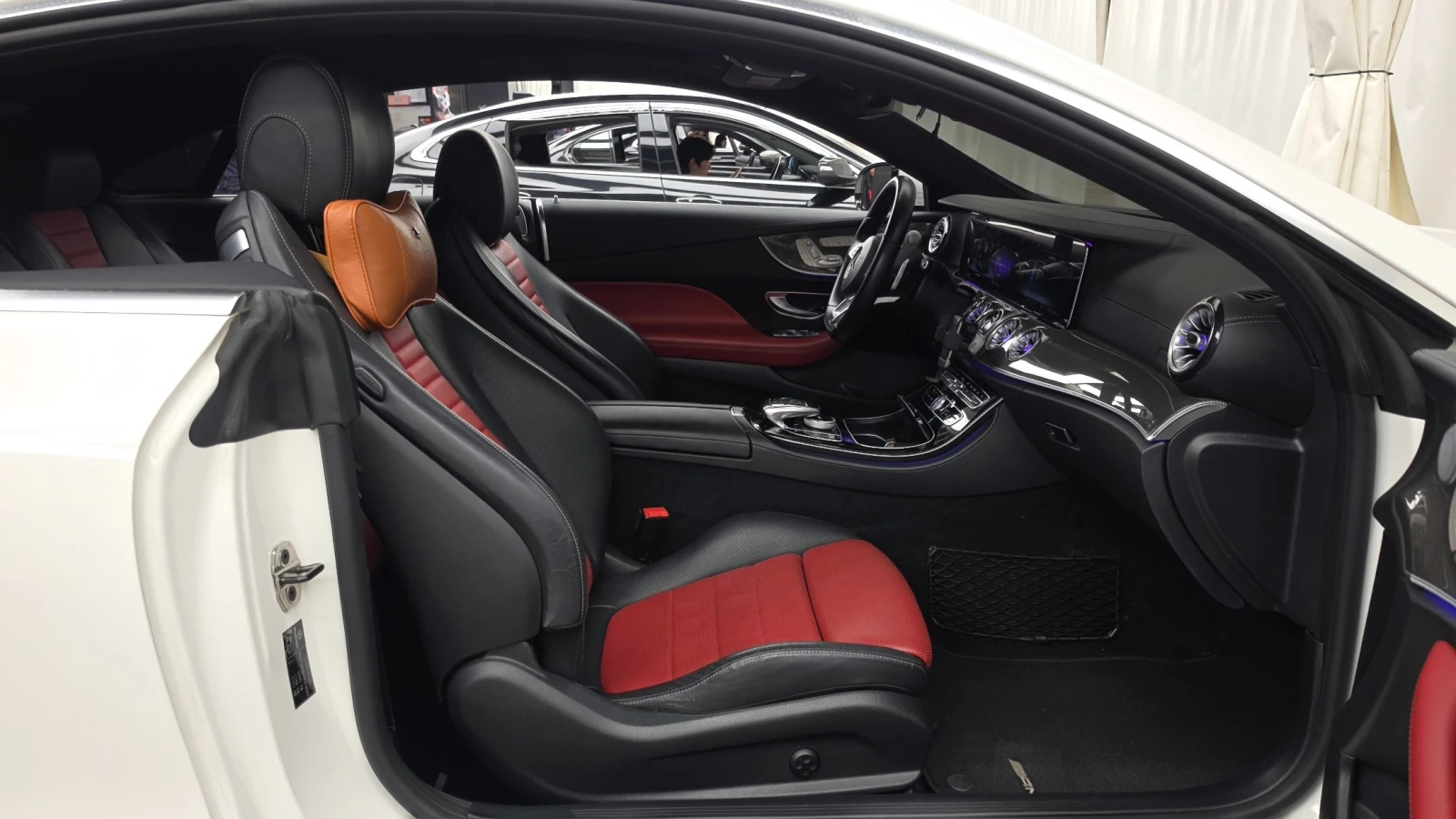 Mercedes-Benz E 400 2018 Coupe 4Matic* AMG Line* Фиксирана цена , снимка 10 - Автомобили и джипове - 56199072