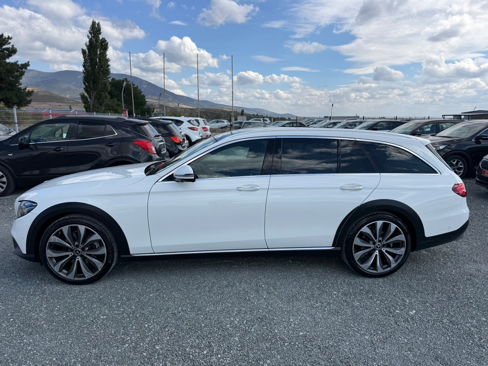 Mercedes-Benz E 220 (KATO НОВА)^(4-MATIC)^(AIRMATIC)^(ALLTERRAIN), снимка 9 - Автомобили и джипове - 56313962