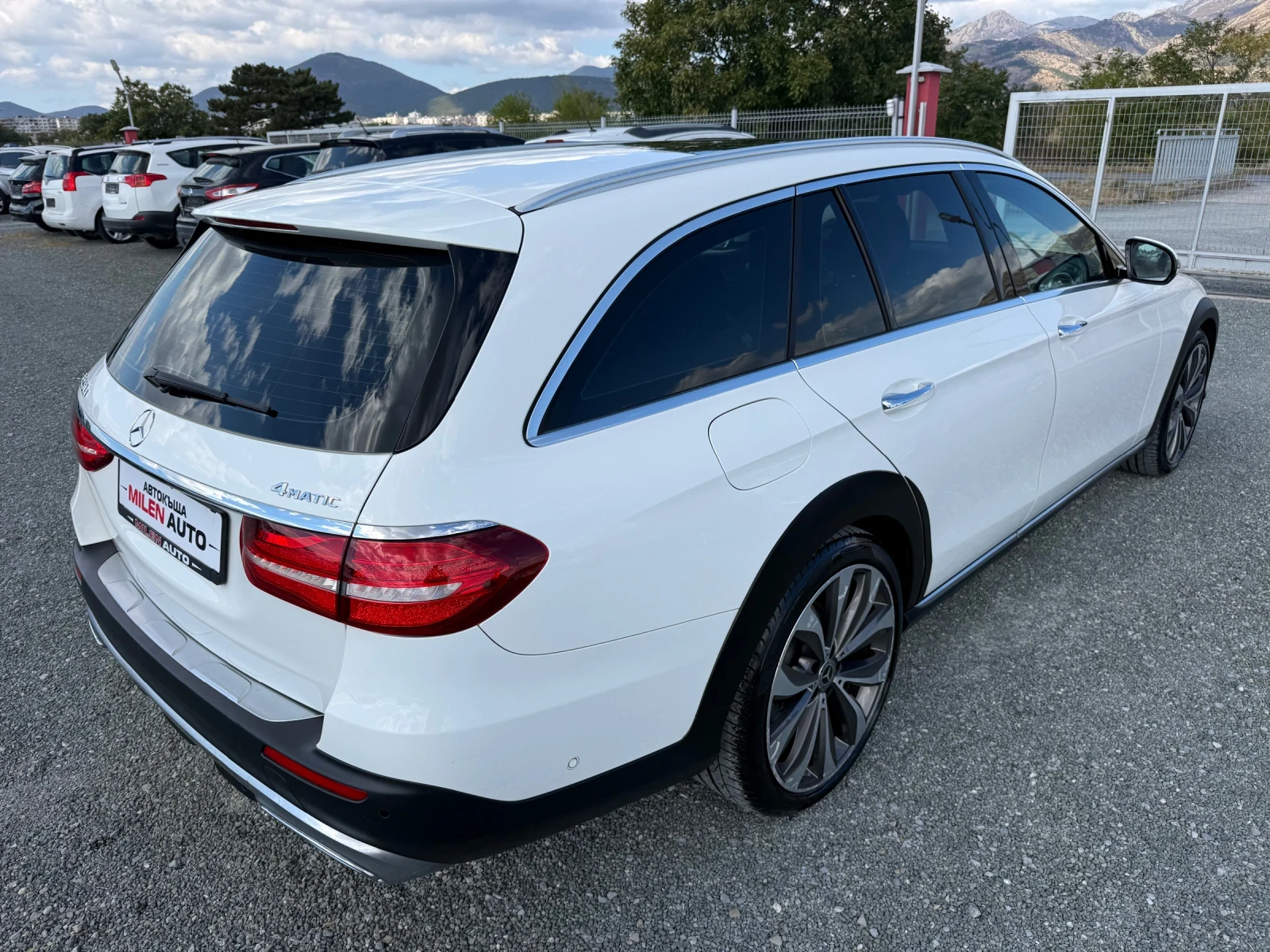 Mercedes-Benz E 220 (KATO НОВА)^(4-MATIC)^(AIRMATIC)^(ALLTERRAIN), снимка 6 - Автомобили и джипове - 56313962